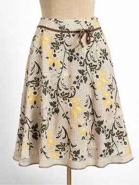 Floral skirt tan 100%silk